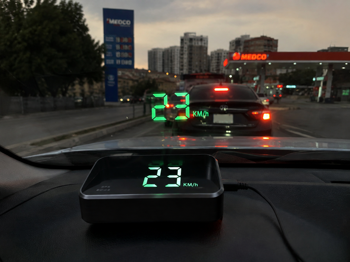 🚗 جهاز GPS HUD لعرض السرعة على الزجاج الأمامي | Smart GPS Head-Up Display